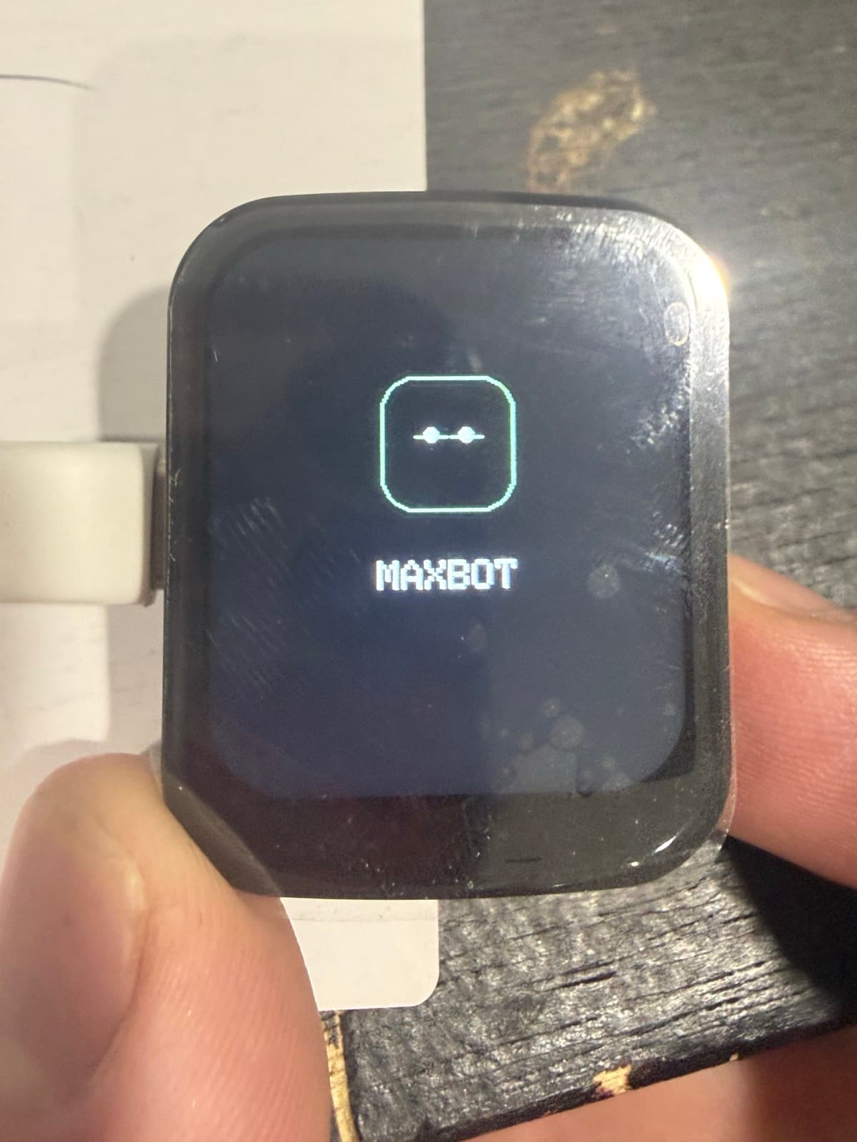 A USB-powered MaxBot display showing its boot mark and name.